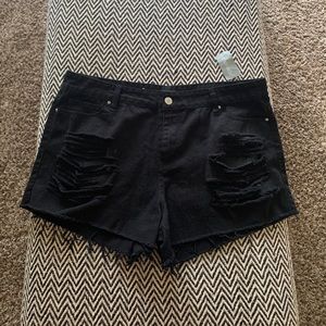 +*+*Plus size-Distressed jean shorts*+*+